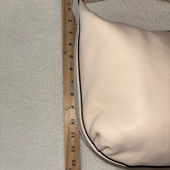 NWT Coach Off White Leather Shoulder Bag with Dust Bag. - Picture 9 of 16